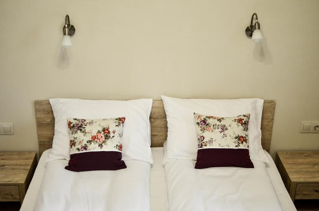 Páva Apartmanház Makó Esterno foto