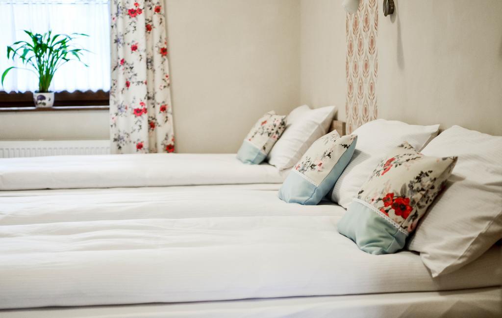 Páva Apartmanház Makó Esterno foto